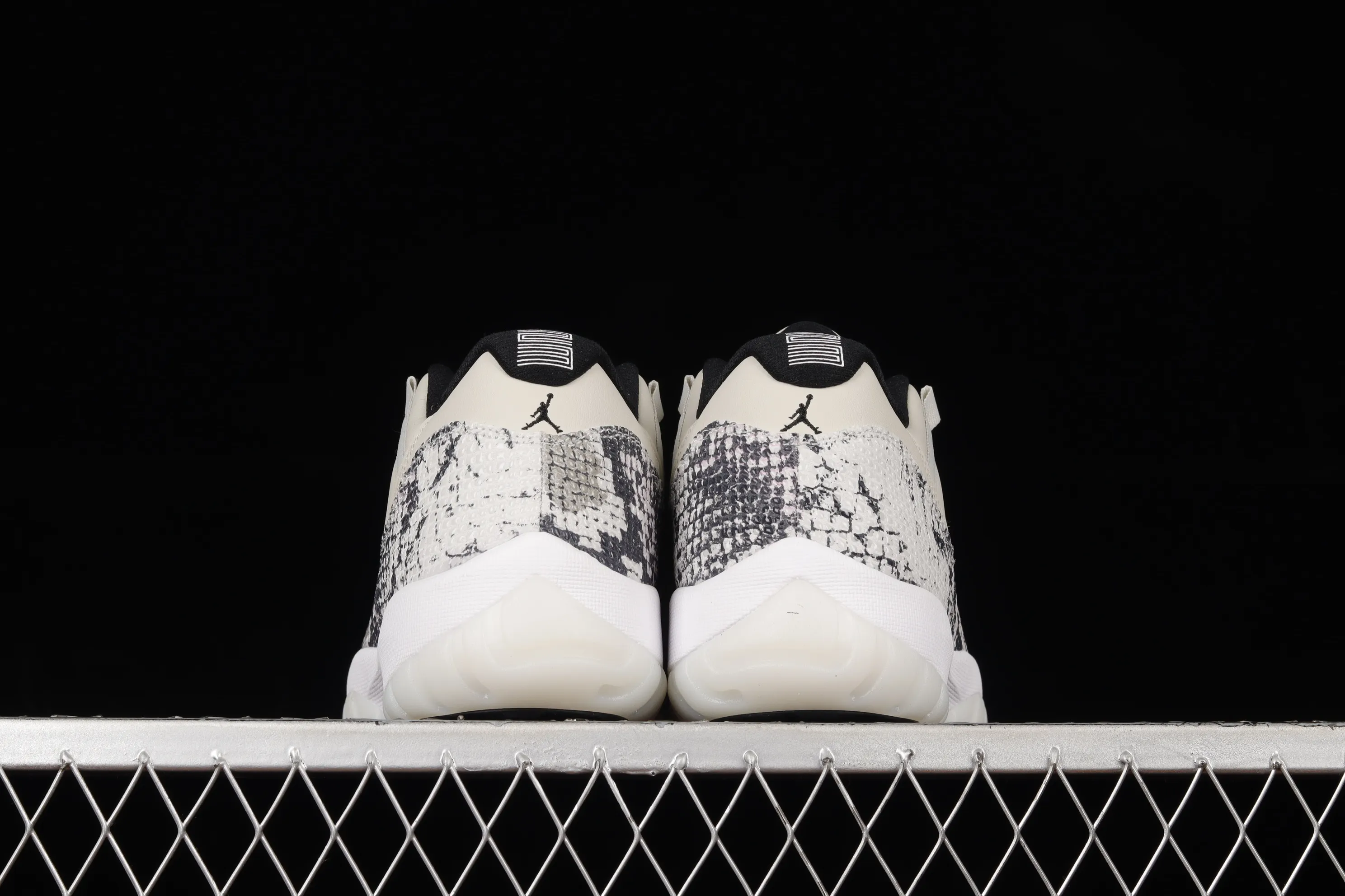 All categories Air Jordan Jordan series basketball shoes Air Jordan 11 F version Air Jordan 11 Low SE "Snakeskin" AJ11 Joe 11 white snake pattern first layer genuine carbon CD6846-002